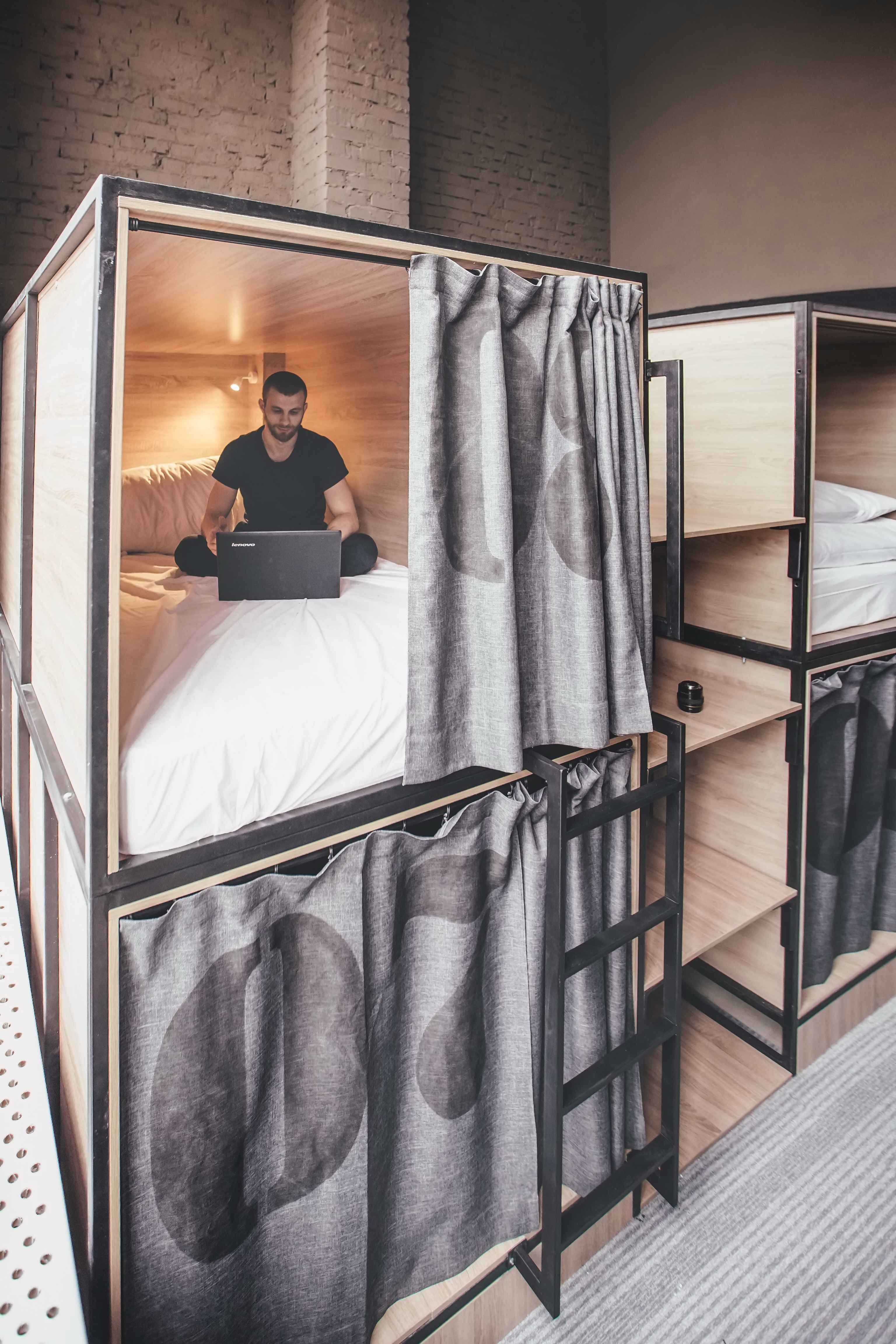 Капсула для отдыха и работы HIDE HOSTEL